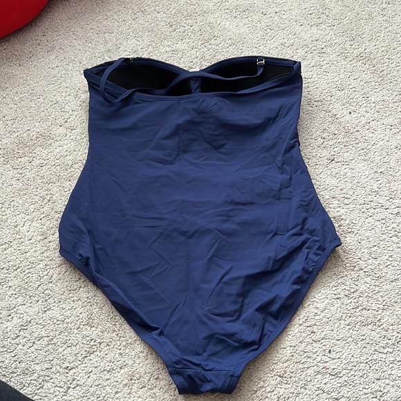 Navy blue swim large - Picture 2 of 3